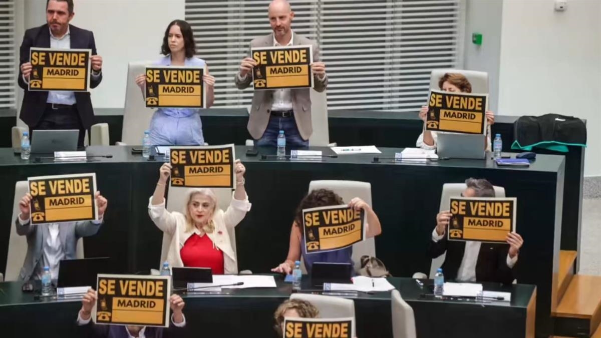 La portavoz del PSOE, Reyes Maroto, critica la gestión de Almeida: "Convierte la vivienda en negocio"