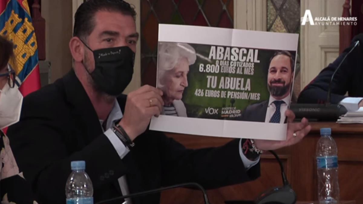 Esta vez el partido socialista municipal decidió lanzar sus desproperios contra una nueva víctima