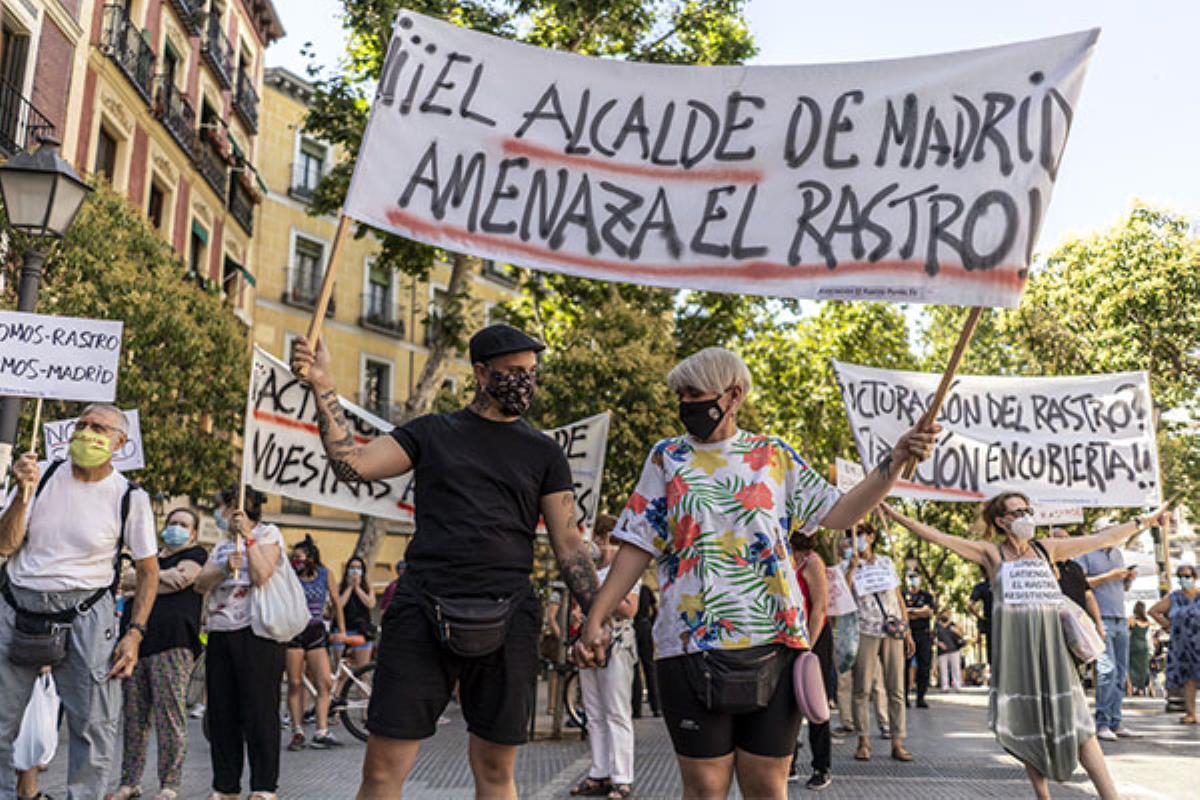 Los comerciantes del Rastro se manifiestan contra el plan de reactivación de Almeida