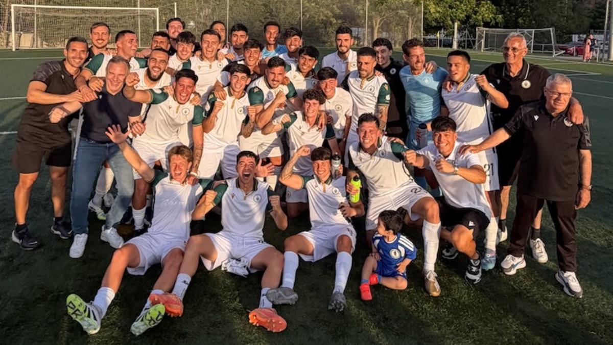 El primer equipo del RC Alcobendas remonta con un jugador menos y consigue el ascenso directo a Tercera Federación