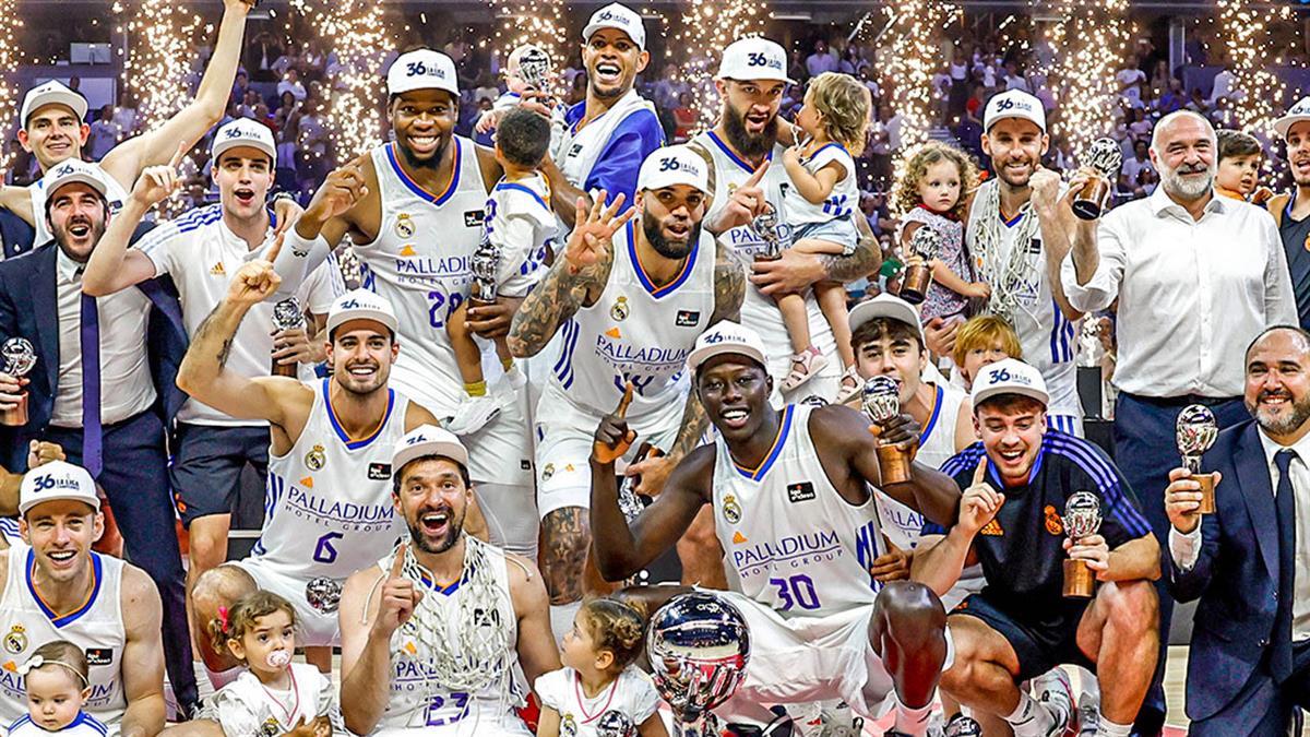 El alcalde y la vicealcaldesa han felicitado a los jugadores por su "extraordinaria gesta deportiva" y su "comportamiento ejemplar" 