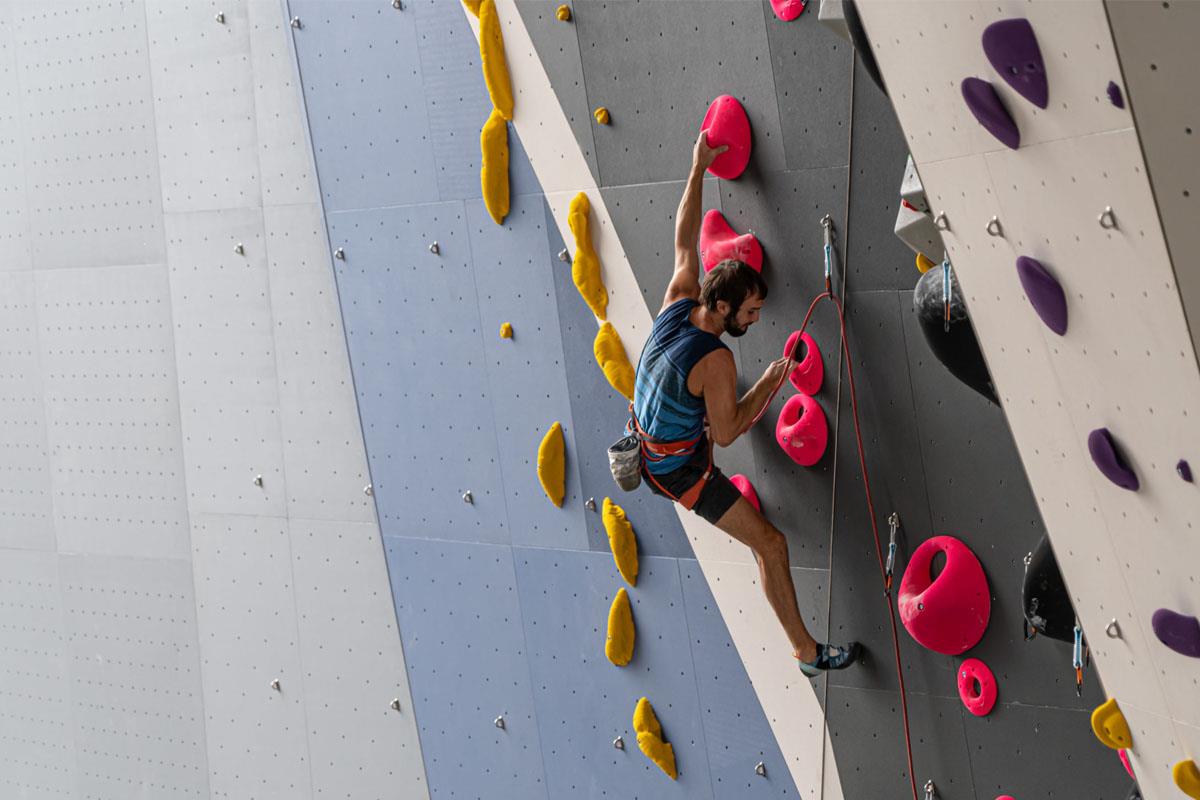 Situado en el distrito madrileño de San Blas