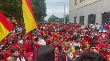 El micro azul de El Silbato presente en la goleada de la selección en la ciudad estadounidense 