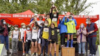 Las atletas mostoleñas se hicieron con la segunda posición en sub 16 femenina