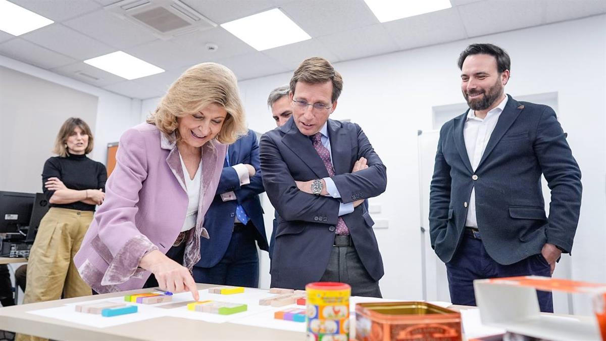 El alcalde subraya el compromiso municipal “de atender a las personas en situación de vulnerabilidad”