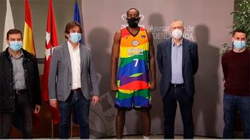 La campaña realizada por el Ayuntamiento de Fuenlabrada es apoyada por los equipos locales de fútbol y baloncesto