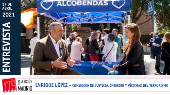 Hablamos con el consejero de Justicia e Interior, Enrique López, durante su visita a Alcobendas
