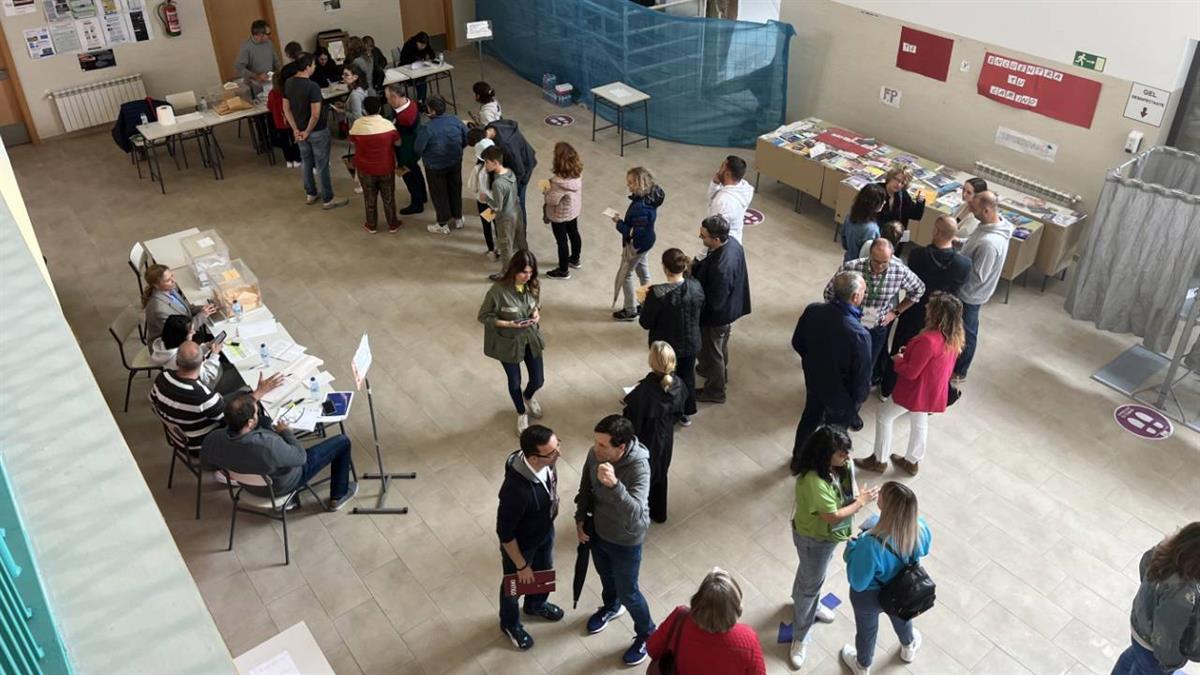 Se deberá presentar DNI, pasaporte o permiso de conducir 