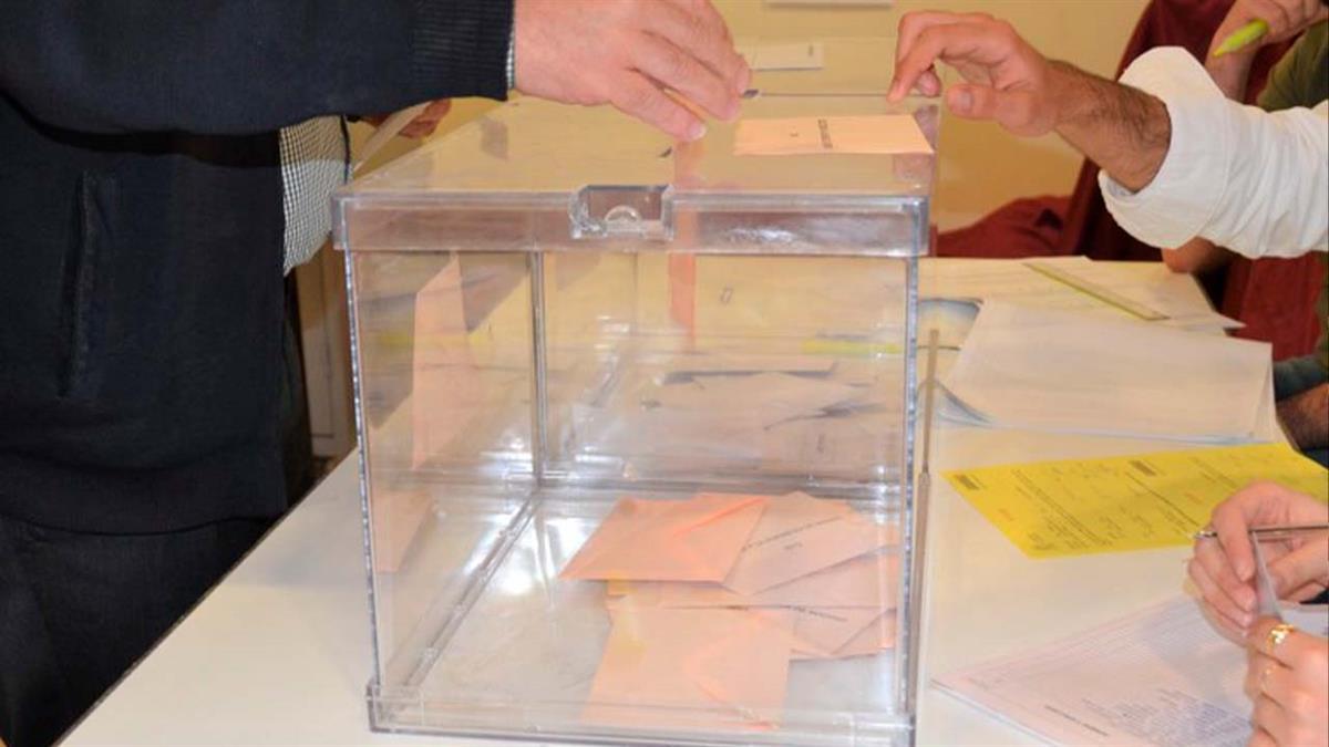 El Ayuntamiento ha diseñado un dispositivo especial para garantizar el derecho de la ciudadanía a participar en los comicios y la normalidad del proceso