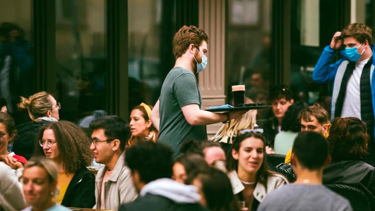 Las mascarillas solo seguirían en residencias, hospitales y transporte público
