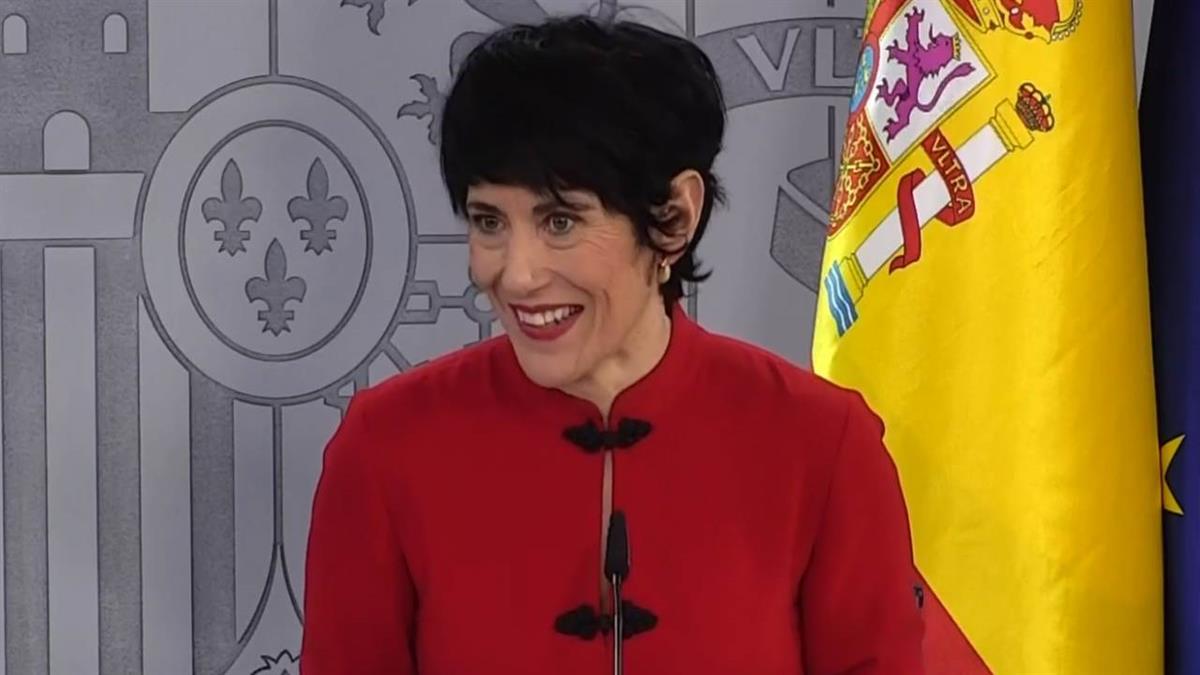 La nueva portavoz del Gobierno se siente “casi tan agraciada” con su recién estrenado cargo