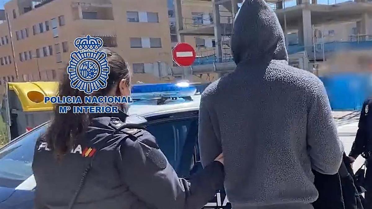 El arrestado enviaba masivamente correos electrónicos a sus sus víctimas 