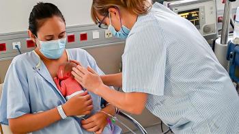 El bebé permanece ingresado en la Unidad de Cuidados Intermedios Neonatales