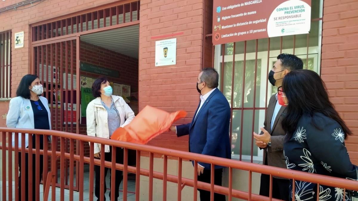 Se entregó una placa en nombre de los/as integrantes de la plantilla debido a la labor que realizaron durante los duros meses de pandemia 