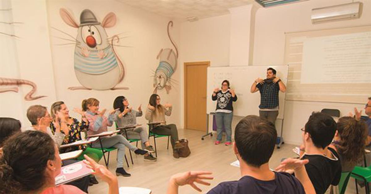 Un curso para mejorar el acceso a la información municipal de las personas sordas