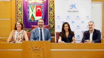 El Ayuntamiento ha firmado un convenio para facilitar la financiación de proyectos empresariales 