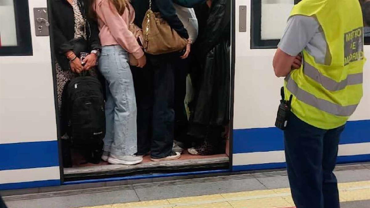 El Gobierno regional aclara a PSOE y Más Madrid qué tareas realizan los 120 jefes de sector que han generado dudas