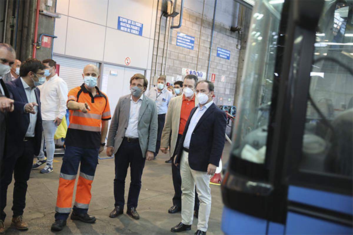 El alcalde de Madrid ha visitado este martes el Centro de Operaciones de la EMT