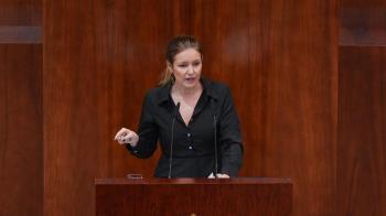 La consejera de Asuntos Sociales advierte al delegado del gobierno que tomarán medidas si se sigue sin atender la solicitud de reagrupación familiar