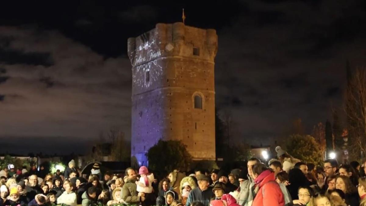 Estarán alumbrados con banderolas, letreros, belenes y estrellas, entre otras decoraciones