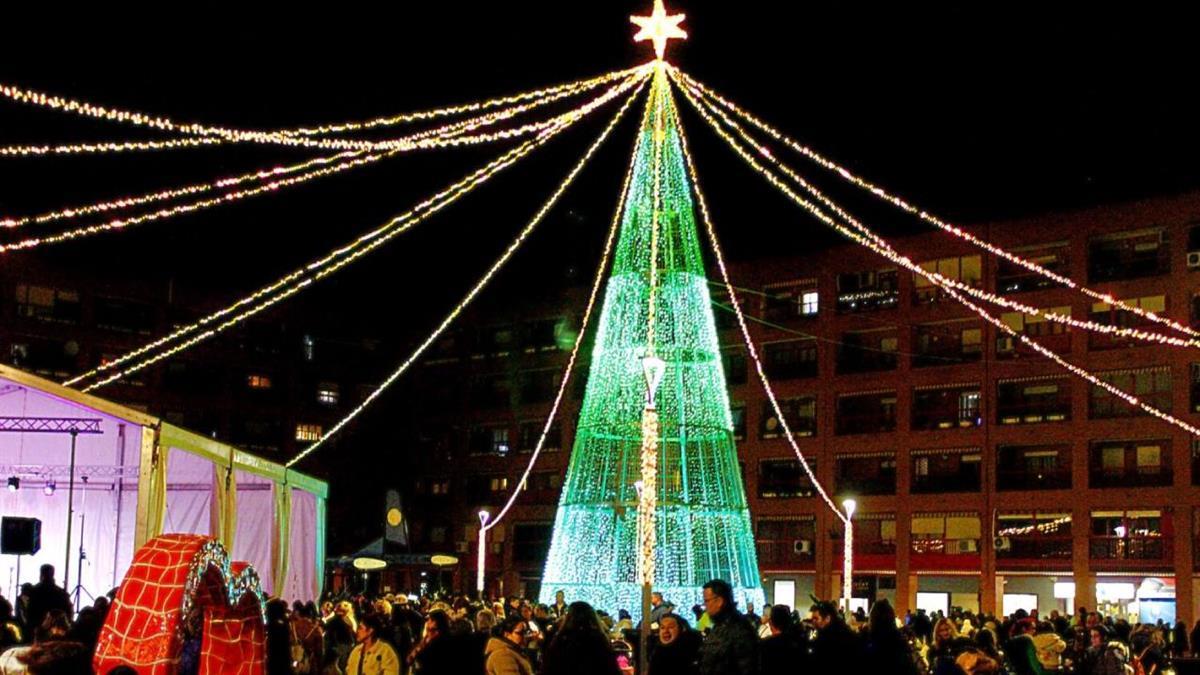 La Plaza Mayor fue el escenario de una gran fiesta con música y chocolate con churros