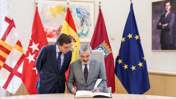 El alcalde de Madrid ha mantenido un encuentro institucional con su homólogo de Barcelona, Jaume Collboni, en el Palacio de Cibeles