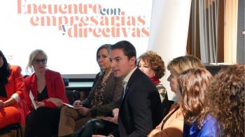 Juan Lobato expuso en un encuentro con directivas y emprendedoras las apuestas del PSOE para dar respuesta a los problemas de las madrileñas