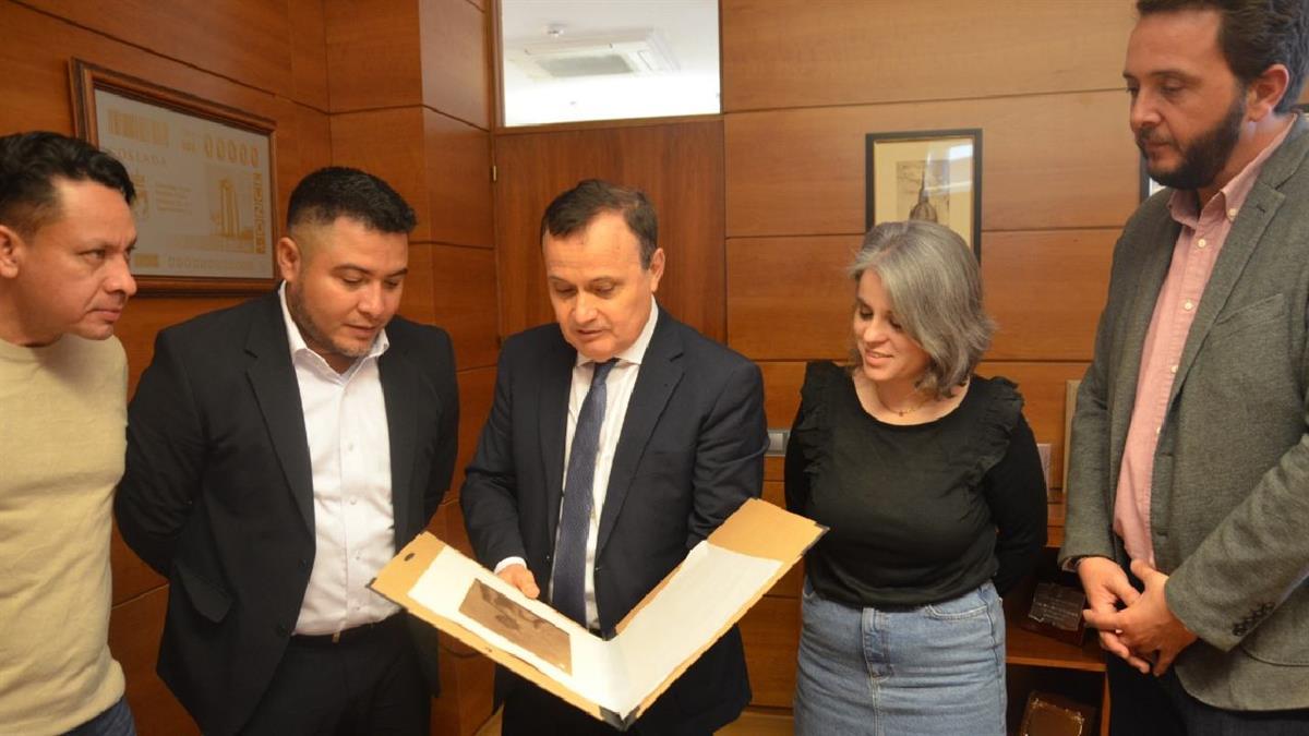 El Ayuntamiento ha acogido a una delegación del municipio de Nejapa