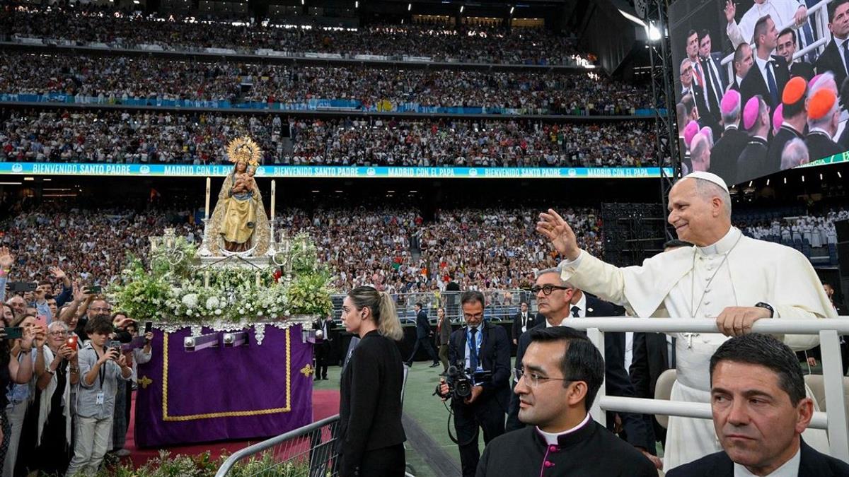 El Bernabéu se transforma en un altar de espiritualidad y comunidad