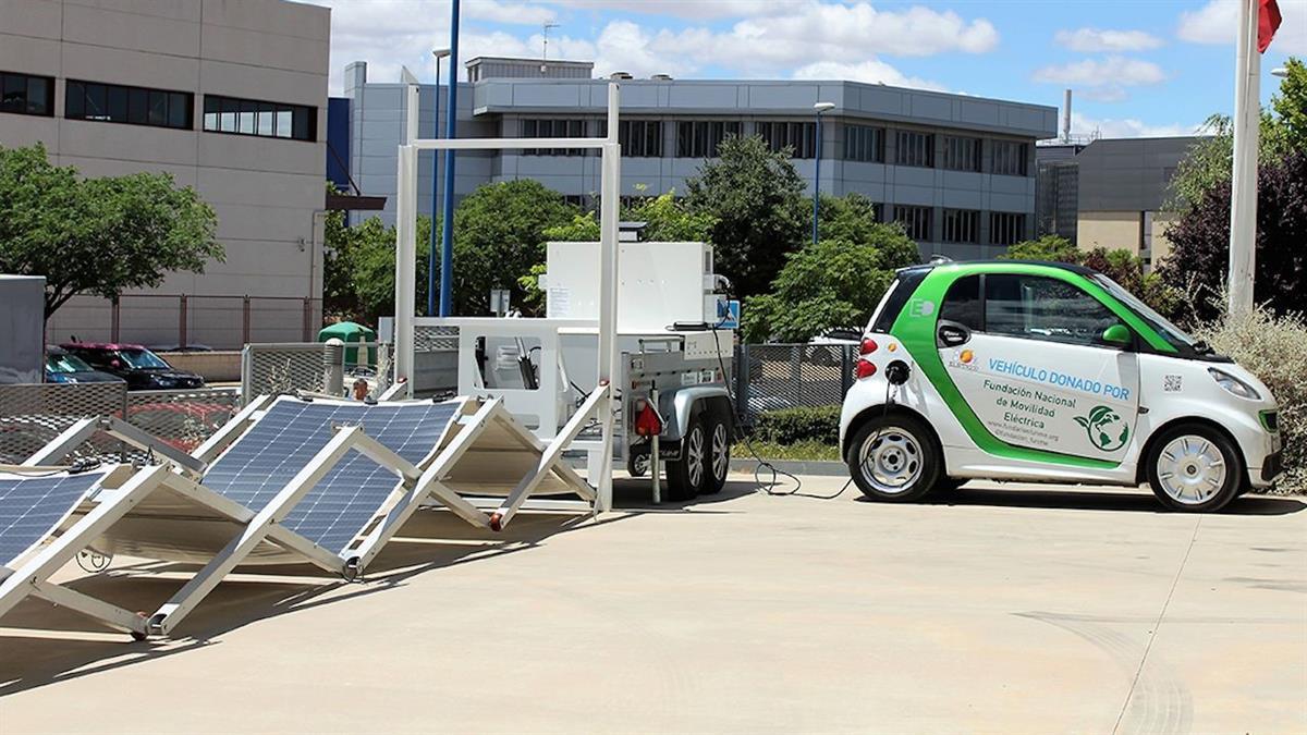 La empresa Polar Developments presenta su estación fotovoltaica en el 7º Encuentro Empresarial Leganés Tecnológico