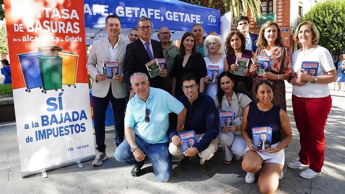 Antonio José Mesa acusa al Gobierno getafense de asfixiar a los vecinos y Sara Hernández se pregunta si recogerán firmas también donde gobierna el PP 