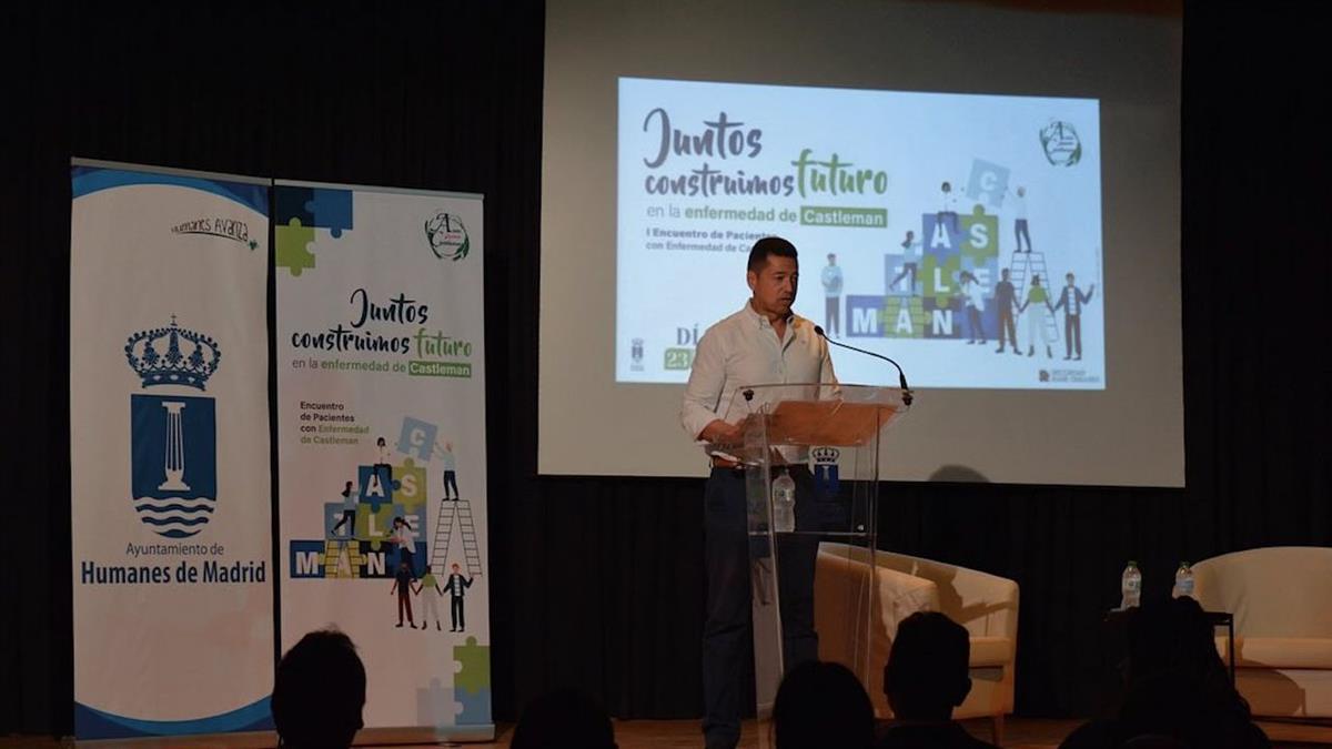 Más de 50 personas, entre pacientes, familiares, profesionales sanitarios y vecinos acudieron a la cita