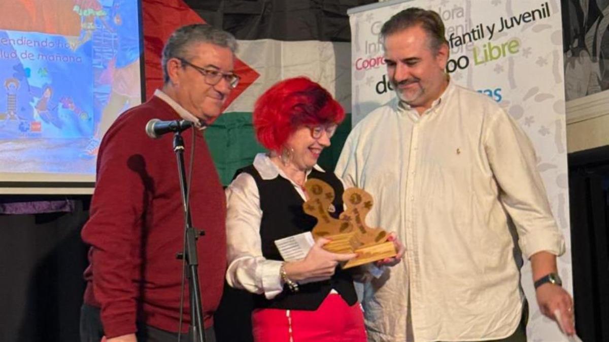 La Coordinadora Infanto‑Juvenil de Tiempo Libre de Vallecas ha entregado el premio
