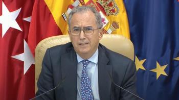 El presidente del parlamento madrileño permite que se le aluda pero no al resto de miembros de la Mesa