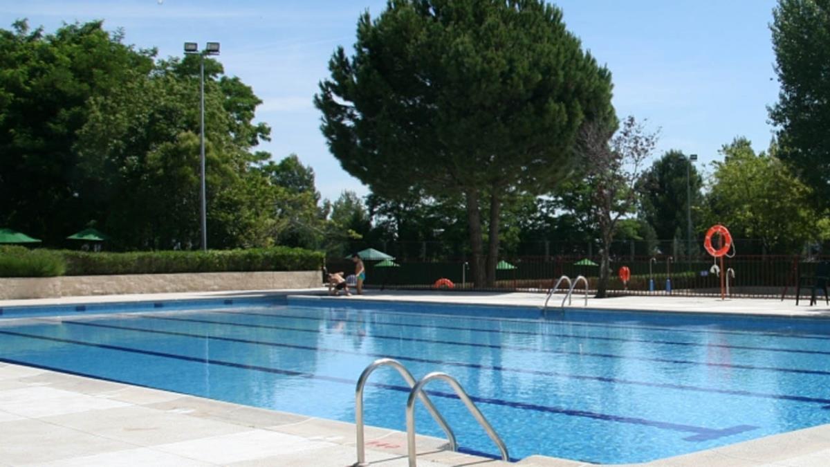 Las piscinas se han habilitado con dos bloques horarios para disfrutar de las mismas