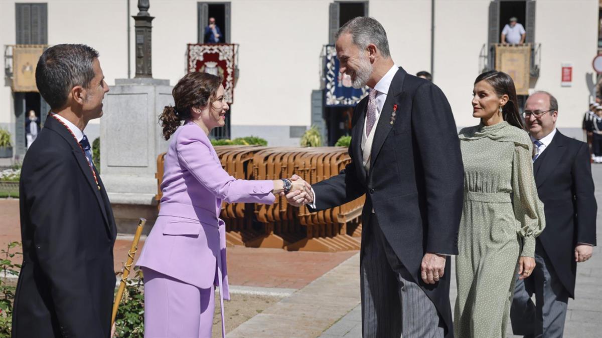 Galardón entregado al poeta venezolano Rafael Cadenas 