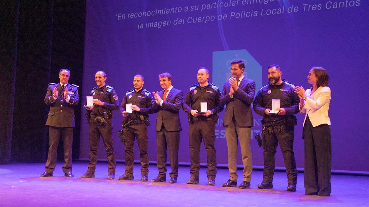El alcalde Jesús Moreno ensalza la vocación de servicio público de la policía “es esencial para la ciudad de Tres Cantos y para todos sus vecinos”