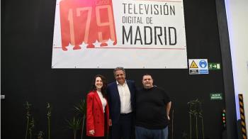 MADRID, LA REGIÓN MÁS DEMOCRÁTICA.- Afirma ser "rojete y a mucha honra", tiene como referente a Zapatero y no cree en Dios "me rijo más por la ciencia"