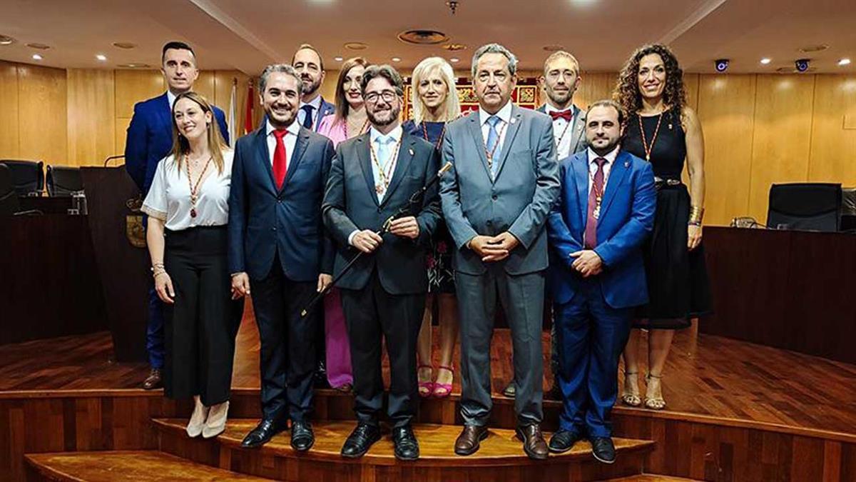 La corporación municipal está compuesta por diez concejales, incluido el alcalde