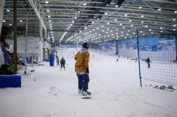 El centro comercial de intu Xanadú reabre su pista de nieve con descuentos y al 30% de su aforo