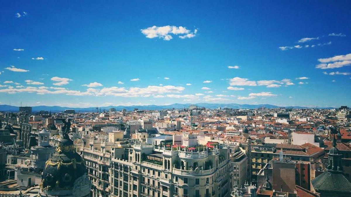 Madrid es la capital de España y una de las ciudades que más turismo acoge en el país