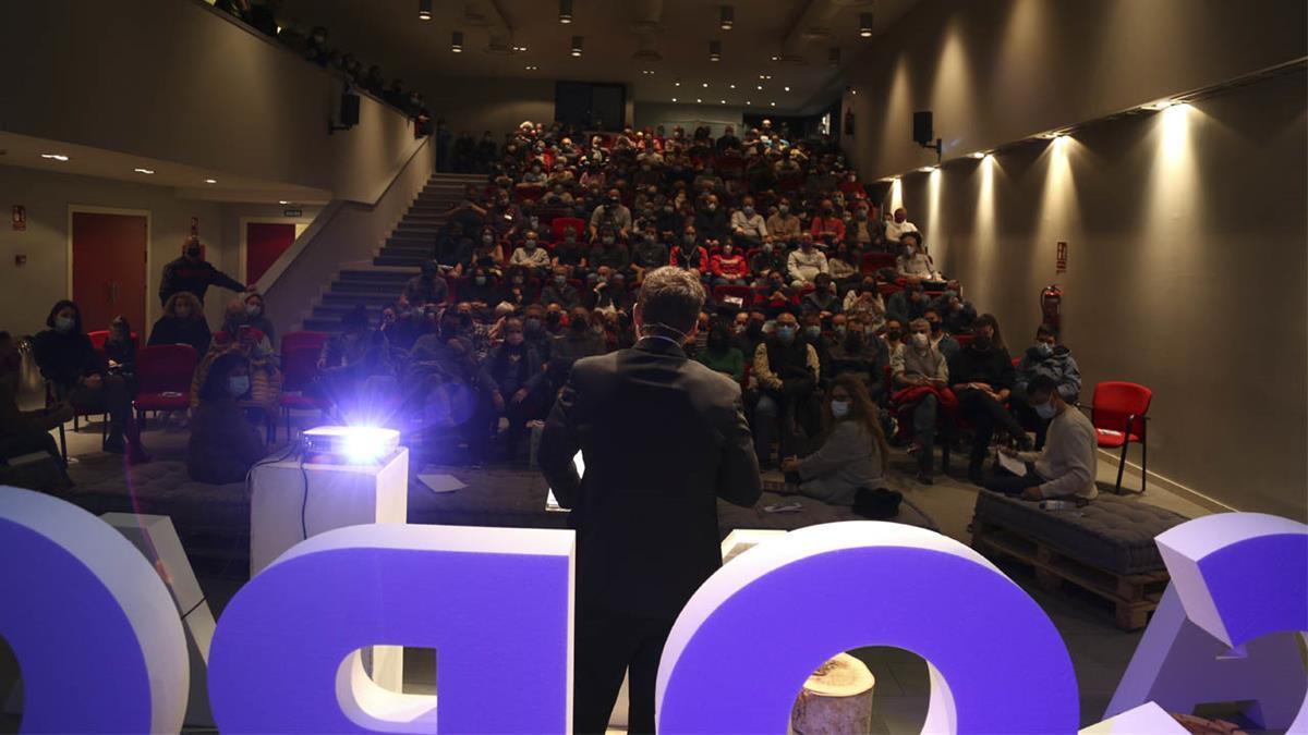 La formación toma nota de las propuestas, ideas y críticas de todos los sectores locales