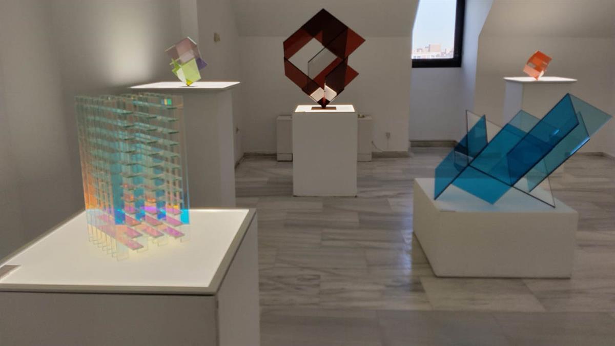 Más de 200 piezas conforman estas muestras, distintas pero complementarias