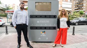 Su instalación forma parte de una estrategia integral para facilitar el reciclaje a las vecinas y vecinos de Alcorcón, sumándose a los 2 Puntos Limpios Fijos y a los 14 Puntos Limpios Móviles.