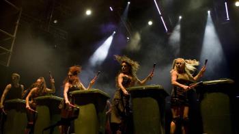 La formación israelí presenta el espectáculo "Currents"