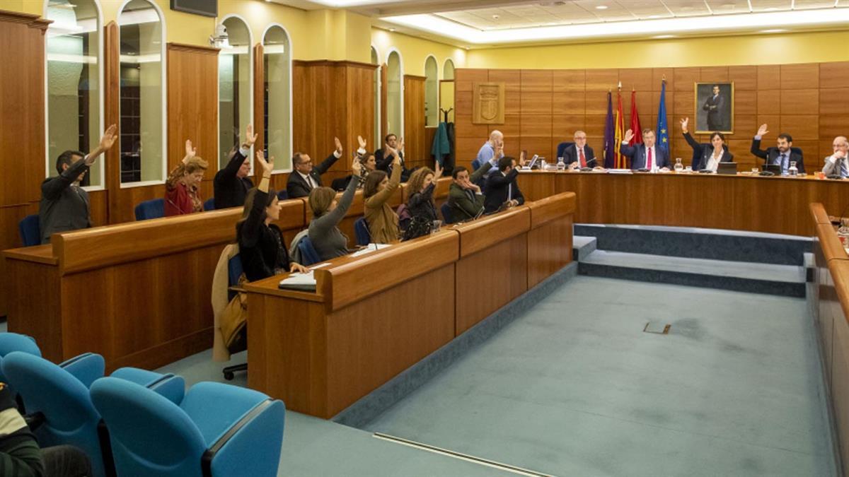 El Partido Socialista y Vox reclaman las obras de la Estación en el Pleno