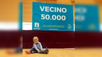 El alcalde recibió en el Salón de Plenos del Ayuntamiento a Nico, el vecino estrella