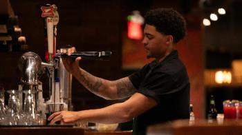 Un estudio de Fedea revela que los flujos migratorios han evitado que el envejecimiento y la baja natalidad reduzcan drásticamente la fuerza laboral y el crecimiento económico