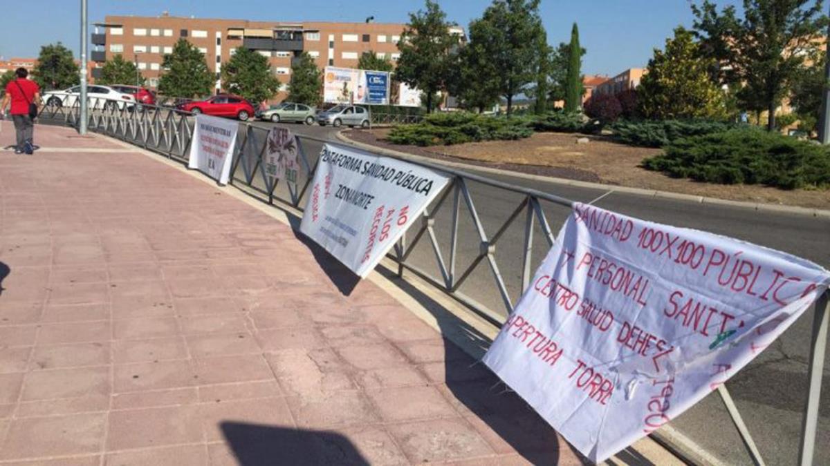 La Plataforma por la Sanidad Pública de la Zona Norte ha denunciado la imposibilidad de llevar a cabo la "plantación de carteles" 