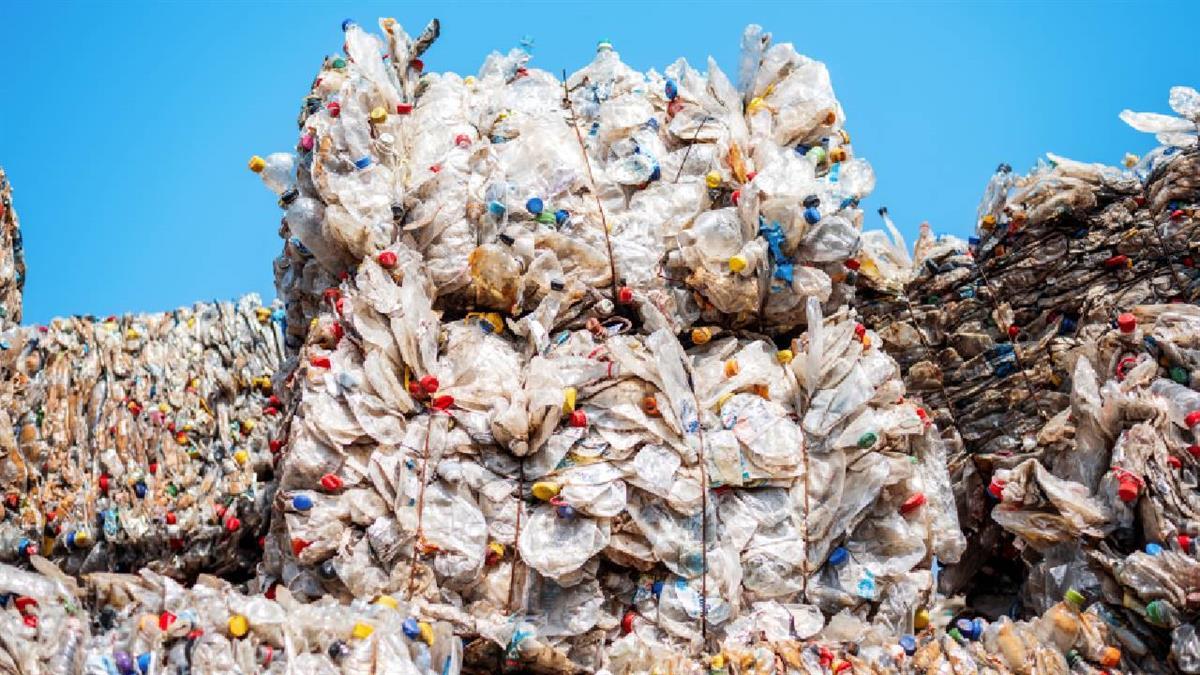 
El debate está servido en Móstoles en torno a la instalación de una planta de almacenamiento temporal de "residuos peligrosos"